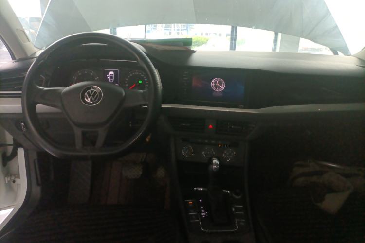 Used Volkswagen Bora 2020 1.5L Automatic Fashion Edition Center Console