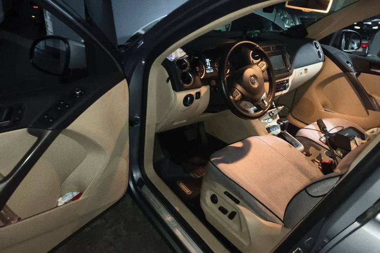 Used Volkswagen Tiguan 2010 2.0 TSI Automatic All-Wheel Drive Flagship Navigation Edition Driver Seat