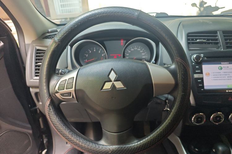 Used Mitsubishi ASX 2013 2.0L CVT Two-Wheel Drive Elite Edition Steering Wheel