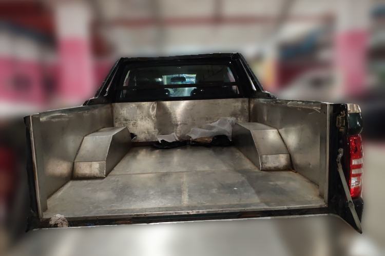 Used Isuzu Pickup 2015 3.0T Two-Wheel Drive 4KH1CT
