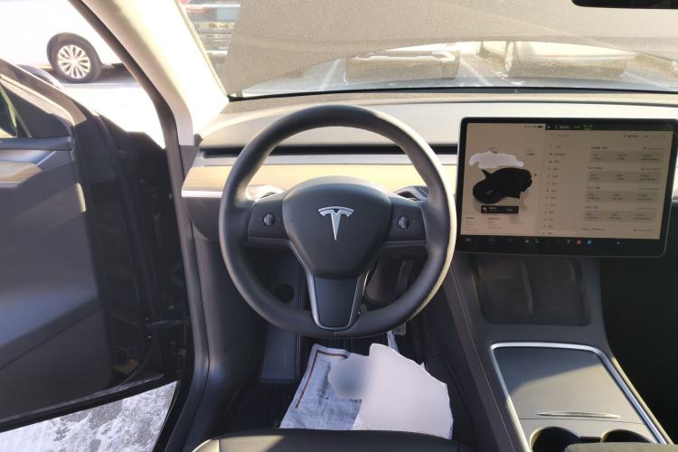 Used Tesla Model Y 2023 Long-Range All-Wheel-Drive Version