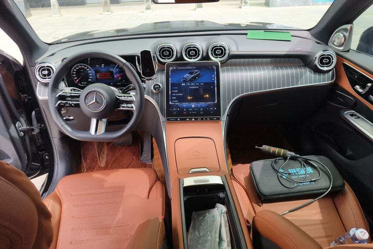 Used Mercedes-Benz GLC 2024 Facelifted GLC 260 L 4MATIC Luxury Version 5 Seats