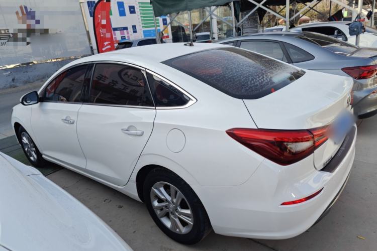 Used Changan Eado 2019 High-Energy Edition 1.6L GDI Manual Pioneer Model China VI Standard
