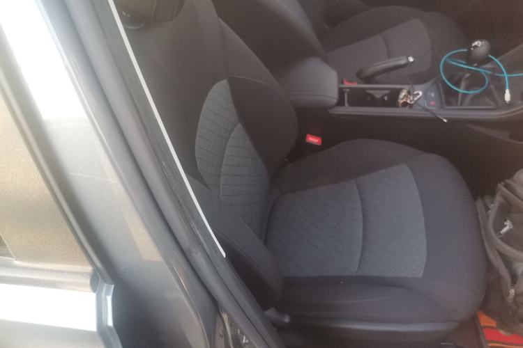 Used Roewe i5 2023 1.5L Manual Comfort Edition
