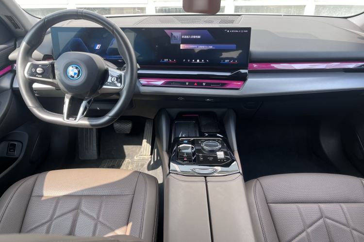 Used BMW i5 2024 eDrive 35L M Sport Package Steering Wheel