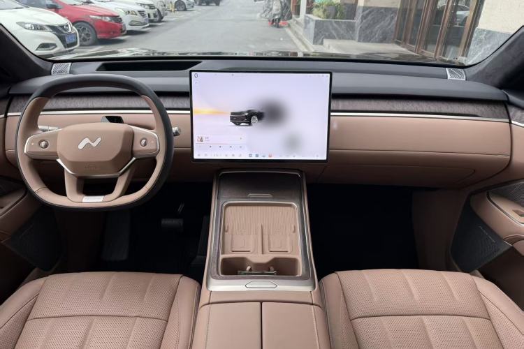 Used ONVO Luxeed L90 2025 Model—Ultra Six-Seater Version
