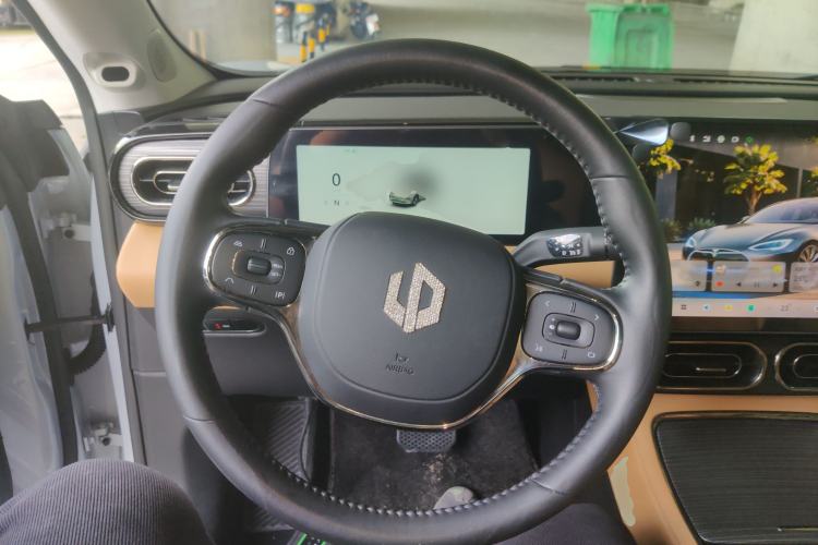 Used Leapmotor C11 2024 All-Electric 580 Luxury Edition Steering Wheel