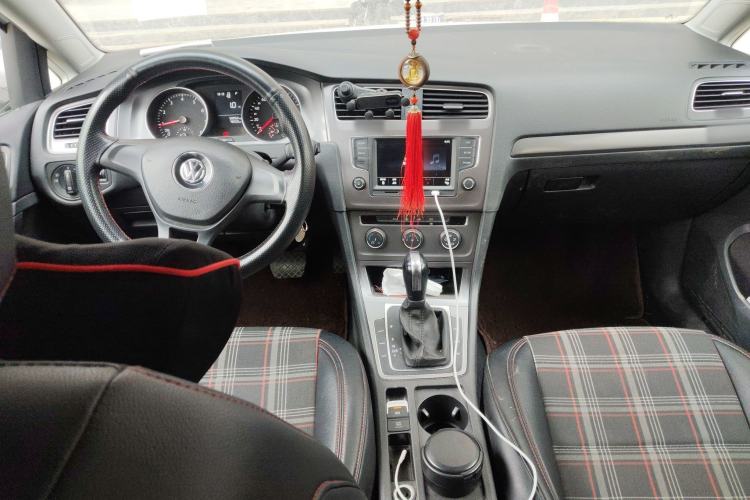 Used Volkswagen Golf 2016 1.6L Automatic Fashion Model