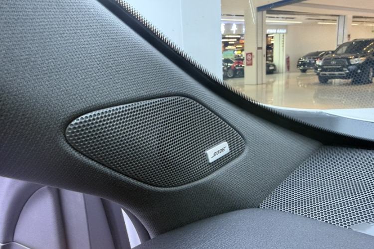 Used Cadillac XT4 2020 Revised Version 28T Two-Wheel Drive Leading Edition Interior 5