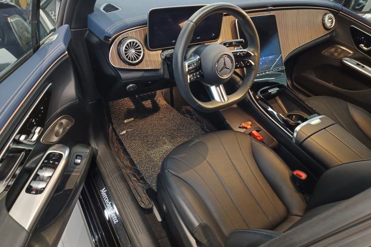 Used Mercedes-Benz EQE 2022 350 Pioneer Edition Driver Seat