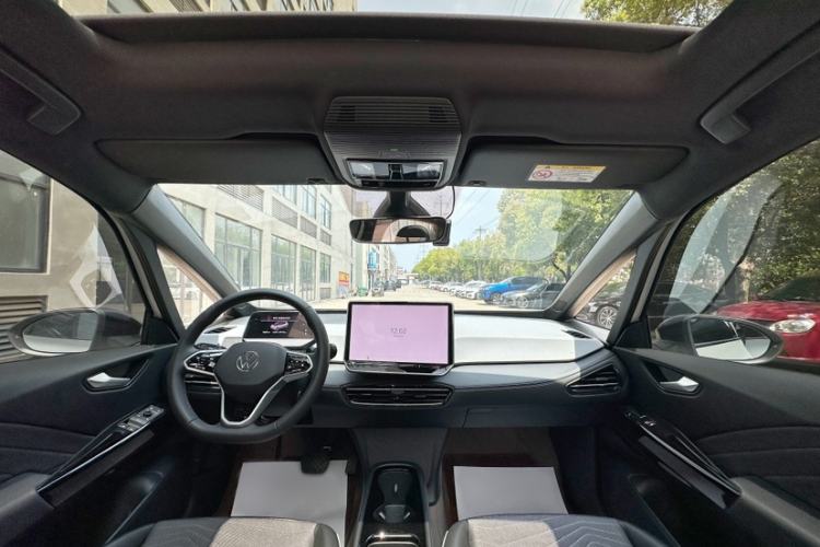 Used Volkswagen ID.3 2025 Smart Model Outstanding Oxygen Edition Interior 2