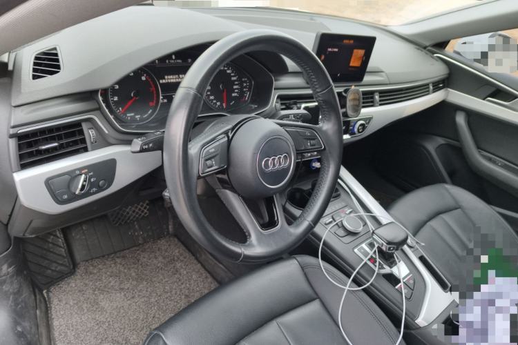 Used Audi A5 2017 Sportback 40 TFSI Fashion Model Steering Wheel