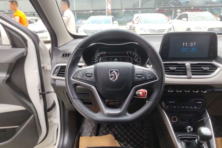 Used Baojun 510 2017 1.5L Manual Fashion Model Steering Wheel