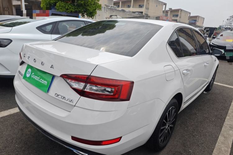 Used Skoda Octavia 2019 1.5L Automatic Smart Drive Luxury Edition China VI Standard
