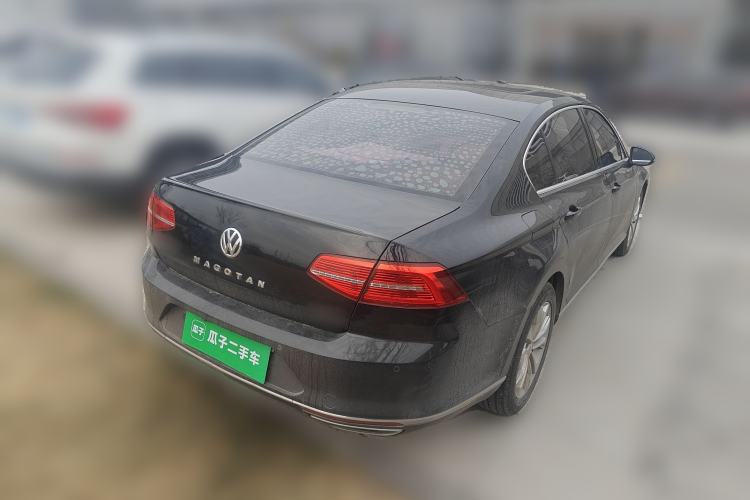 Used Volkswagen Magotan 2017 330TSI DSG Luxury Model Rear Right 45 Deg