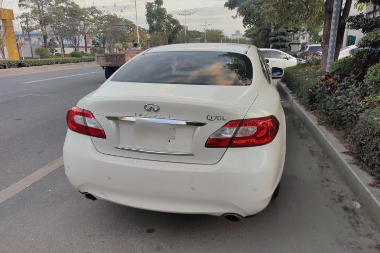 Used Infiniti Q70 2013 Q70L 2.5L Elegance Edition
