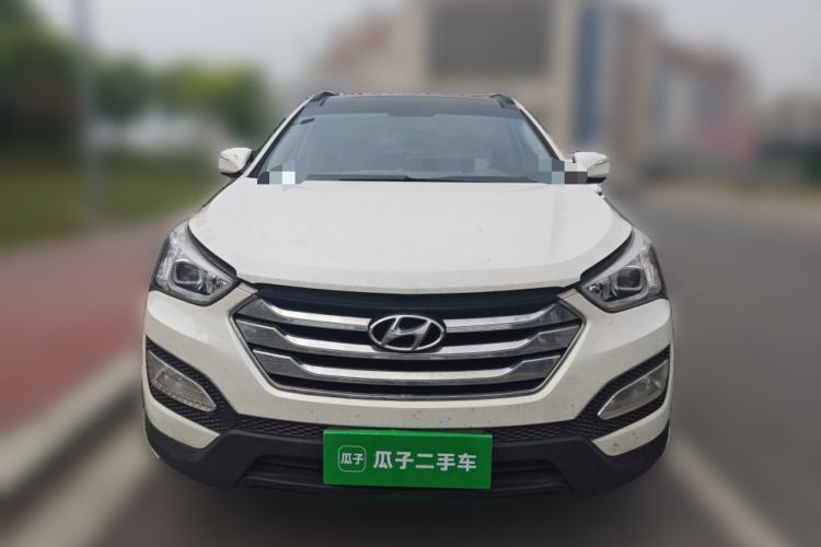 Used Hyundai Santa Fe Classic 2013 3.0L 4x4 Comfort Edition with Navigation 7 Seats Euro IV
