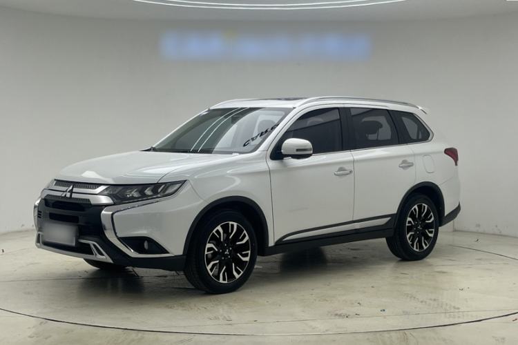 Used Mitsubishi Outlander 2020 2.4L 4x4 Zhi Xiang Edition 7-Seater