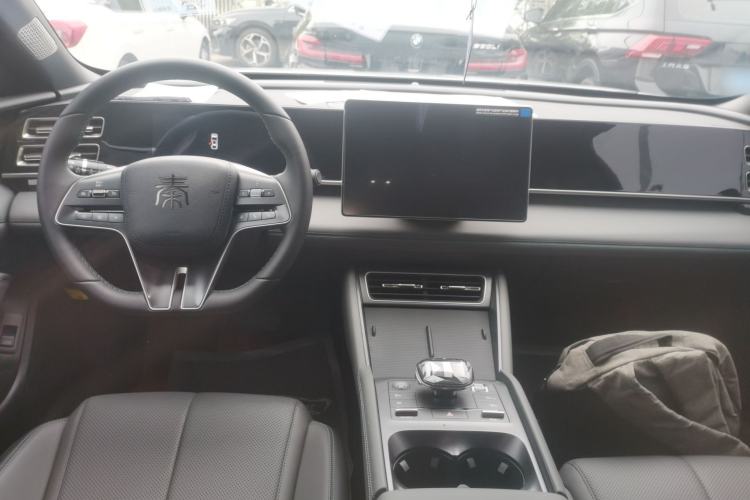 Used BYD Qin L 2024 DM-i 80KM Beyond Model Center Console