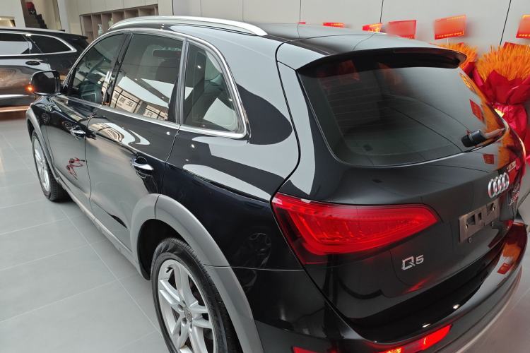 Used Audi Q5 2017 Plus 40 TFSI Technology Model