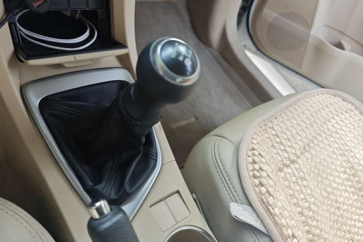 Used Toyota Corolla 2014 1.6L Manual GL Gear Lever