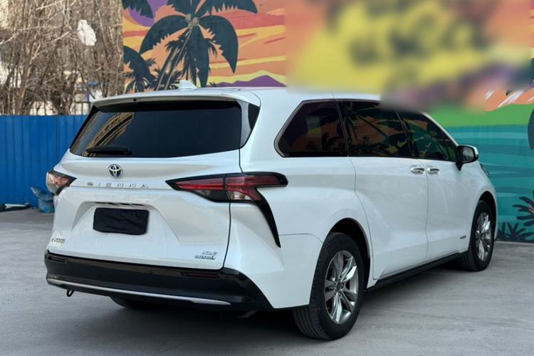 Used Toyota SIENNA 2023 2.5L Hybrid Luxury Edition Exterior 5