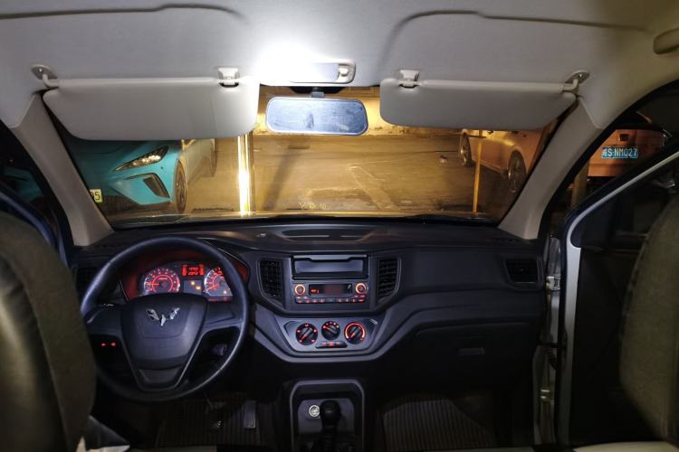 Used Wuling Hongguang V 2019 1.5L Standard Version China VI LAR
