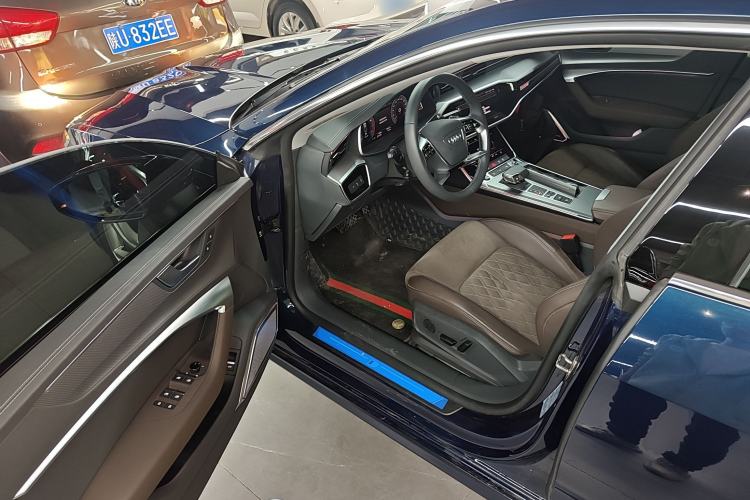 Used Audi A7L 2024 45TFSI quattro S-line Visionary Edition Flow Crystal Package Driver Seat