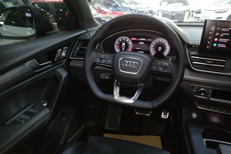 Used Audi Q5L 2025 quattro 45th Anniversary Edition 45 TFSI Luxury Dynamic Model Steering Wheel