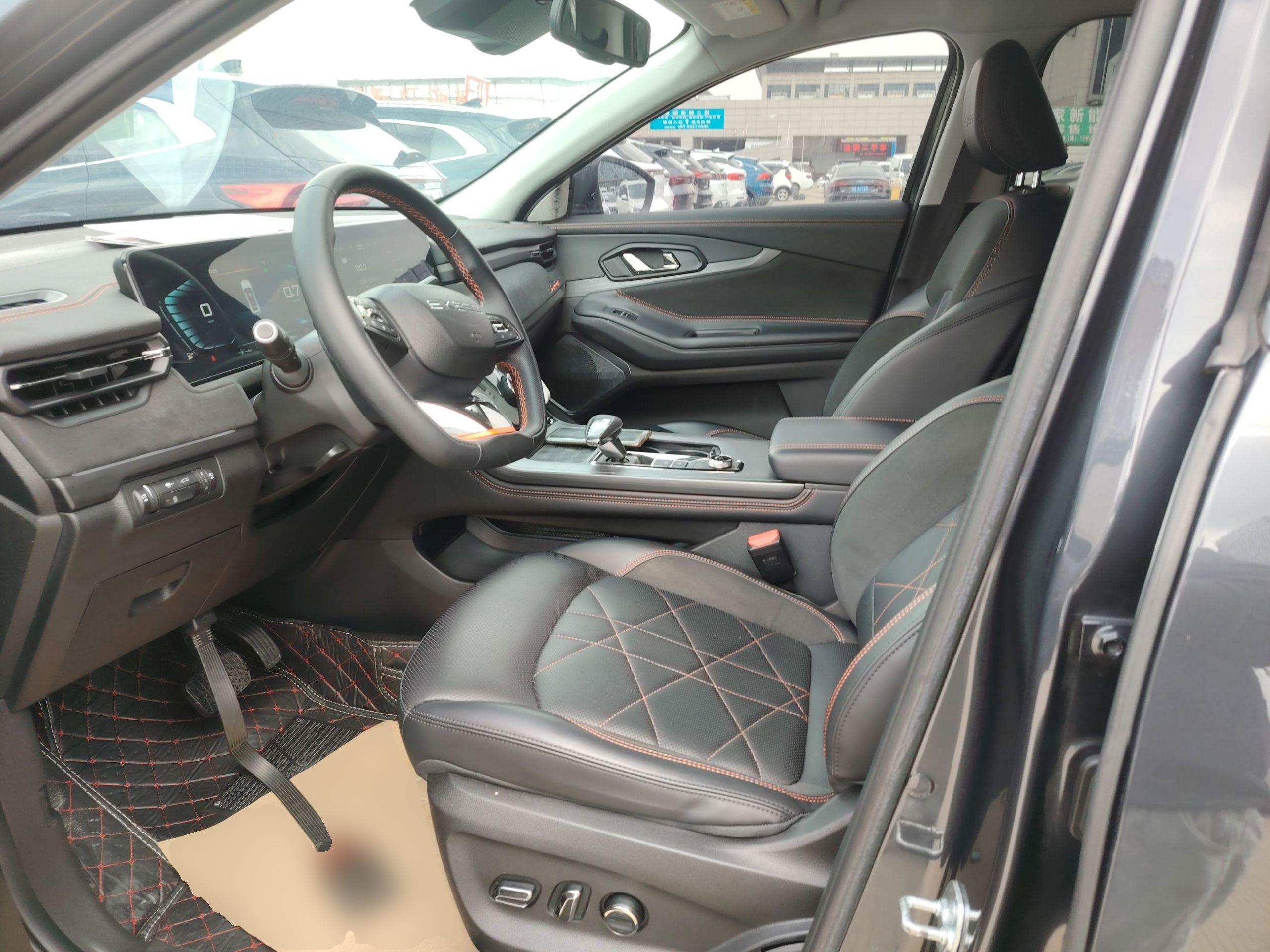 Переднее сиденье в автомобиле