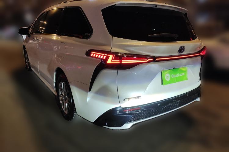 Used Toyota SIENNA 2023 2.5L Hybrid Comfort Edition