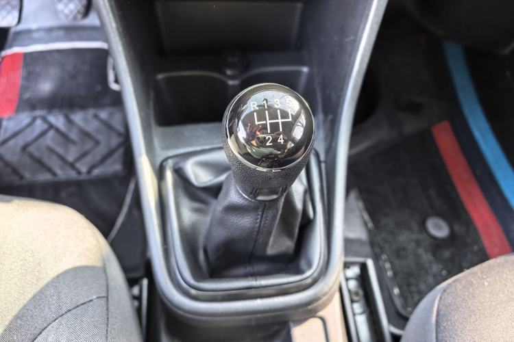 Used Volkswagen Santana 2015 1.6L Manual Fashion Edition Gear Lever