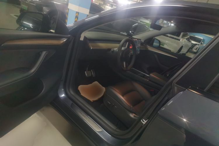 Used Tesla Model Y 2021 Long-Range All-Wheel-Drive Version 3D7