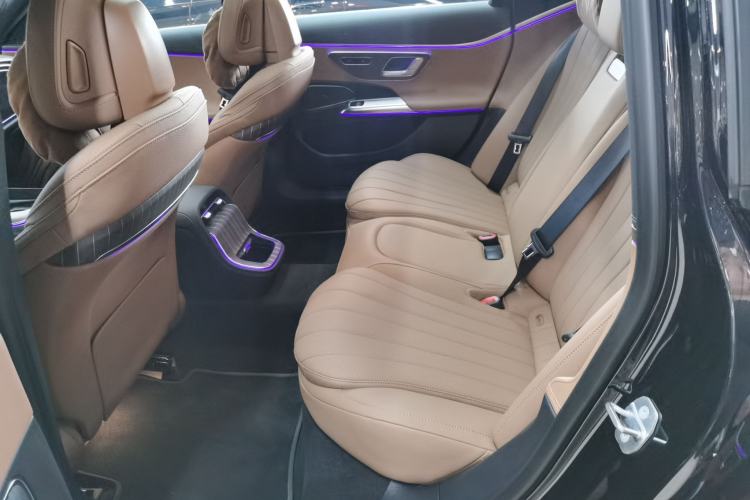 Used Mercedes-Benz E-Class New Energy 2024 E 350 e L Plug-in Hybrid Sedan Left Rear Seat