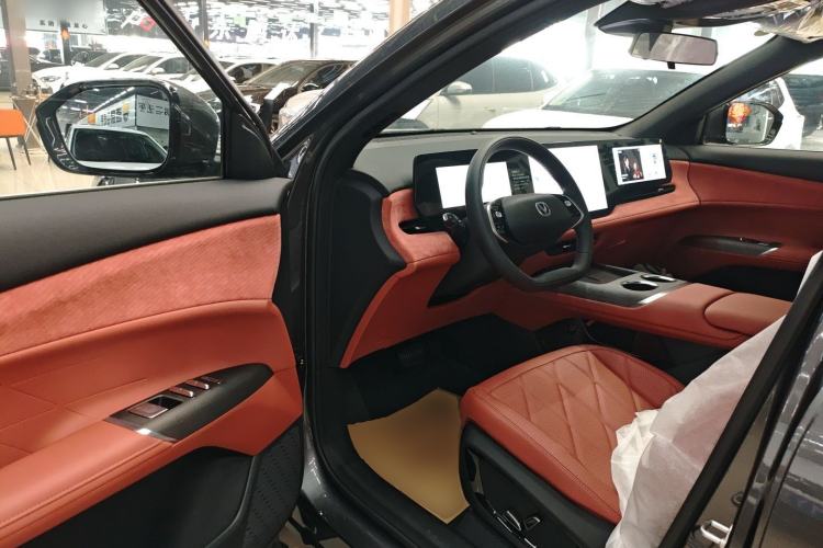 Used CHANGAN CS75 PLUS 2025 4th Generation UItra 2.0T New Blue Whale Engine – Wind Style
