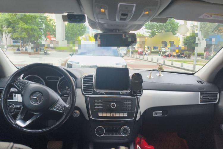 Used Mercedes-Benz GLE Coupe 2015 GLE 320 4MATIC Coupe SUV Center Console