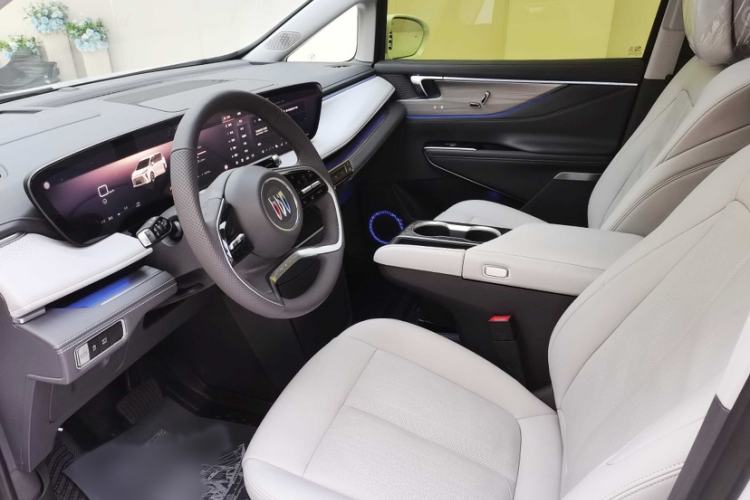 Used Buick GL8 2025 Lu Zun Smart Enjoyment Edition Interior 4