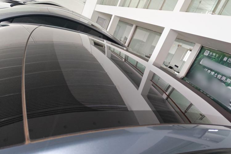 Used Tesla Model Y 2025 Rear-Wheel-Drive Version Roof