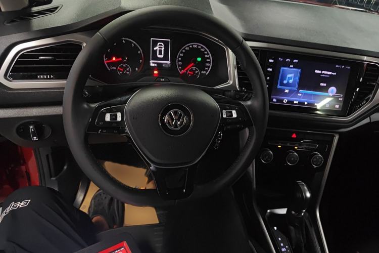 Used Volkswagen T-ROC 2018 230TSI DSG Two-Wheel Drive Advanced Version China V Standard