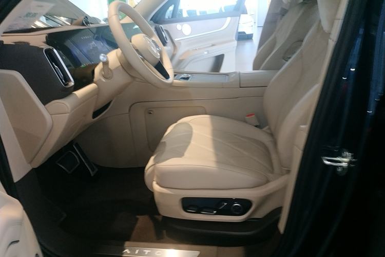 Used Hima AITO M9 2025 Extended-Range Ultra Version 52 kWh 6-Seater
