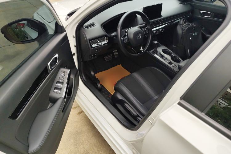 Used Honda Civic 2022 240TURBO CVT Dynamic Edition Driver Seat