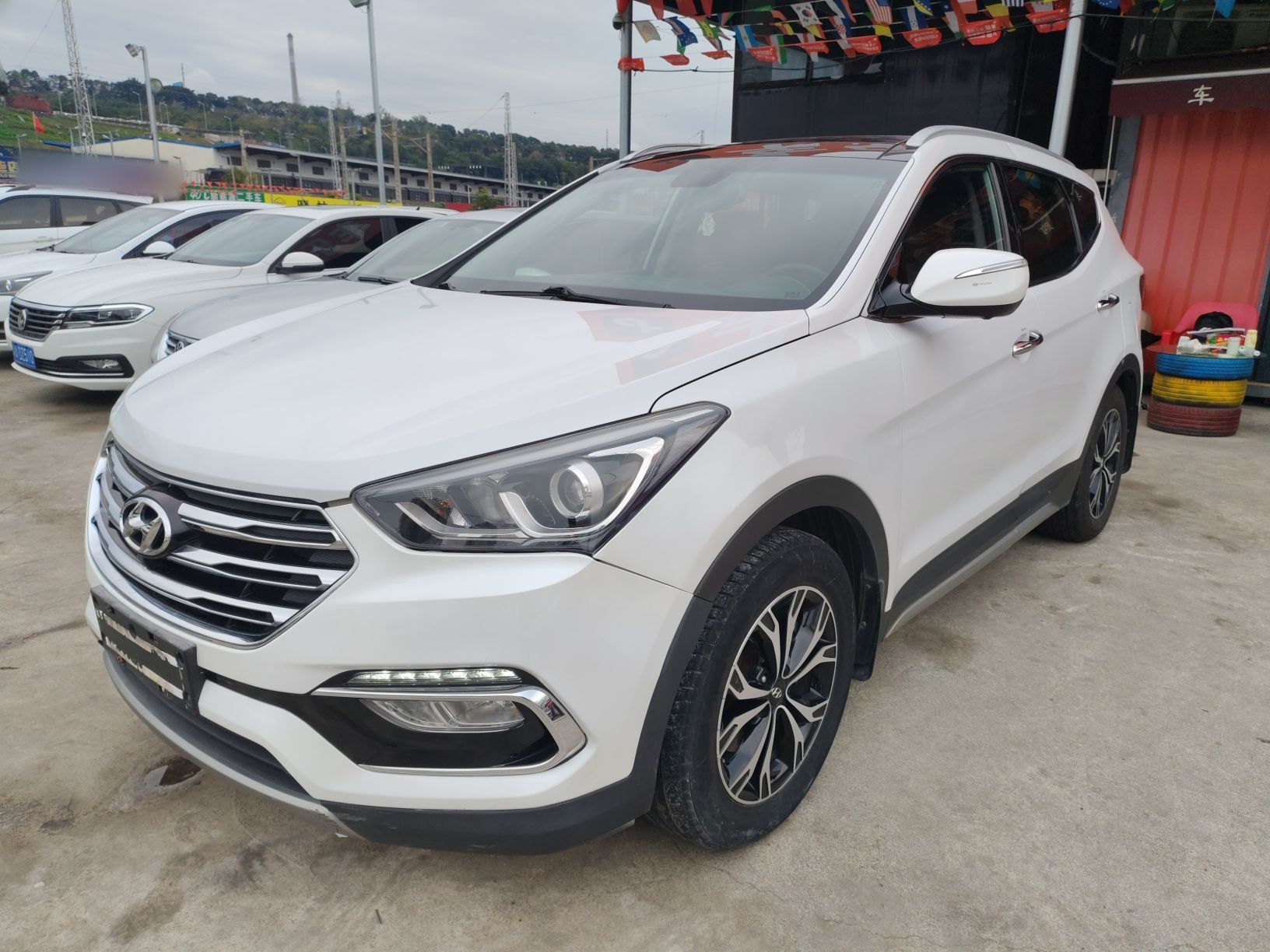 تحت مقدمة السيارة