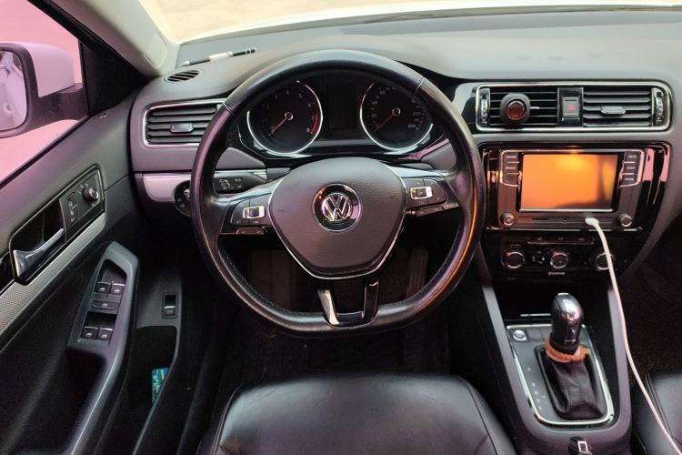 Used Volkswagen Sagitar 2017 1.6L Automatic Comfort Model
