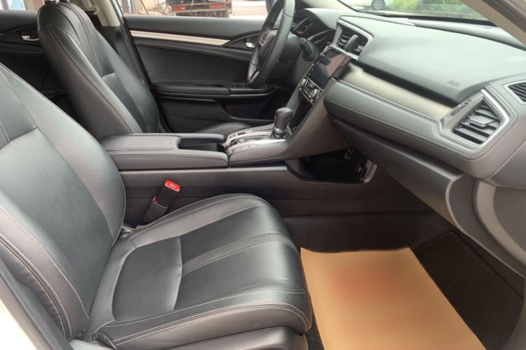 Used Honda Civic 2016 220TURBO CVT Luxury Edition
