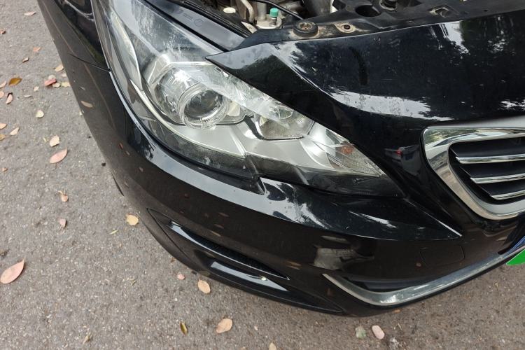 Used Peugeot 408 2016 1.6T Automatic Luxury Edition Right Front Headlight