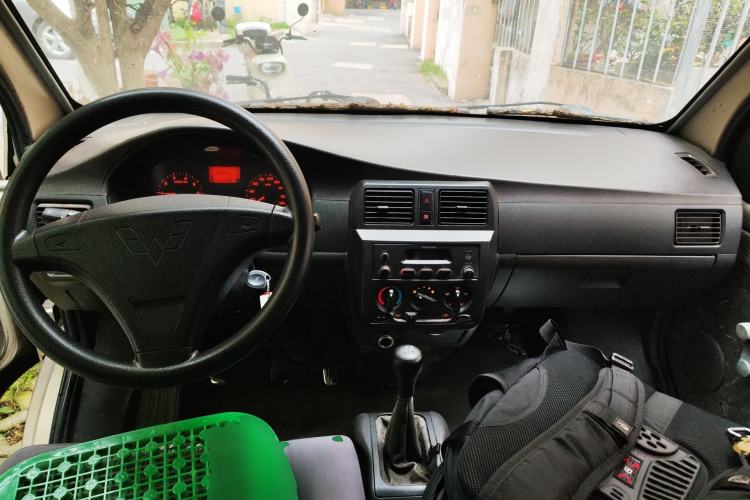 Used Wuling Rongguang 2011 1.2L Base Version
