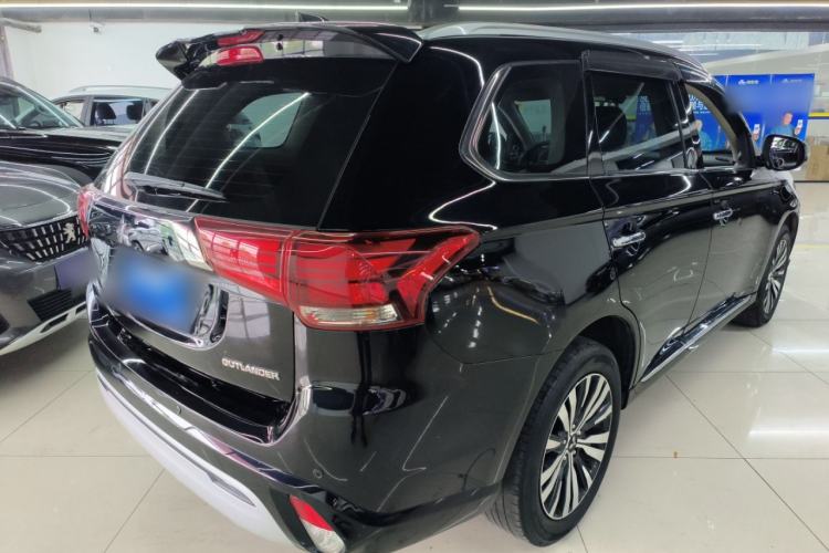 Used Mitsubishi Outlander 2020 2.4L 4x4 Zhi Xiang Edition 5 Seats
