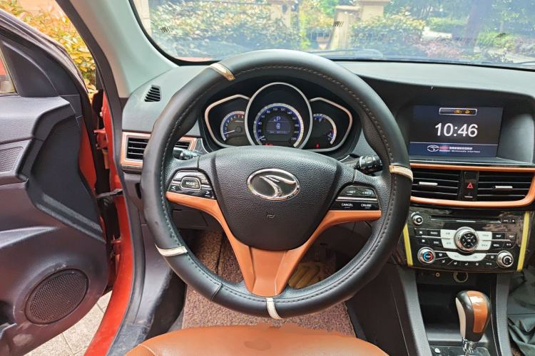 Used Soueast V6 Lingshi 2013 1.5L CVT Elite Edition Steering Wheel
