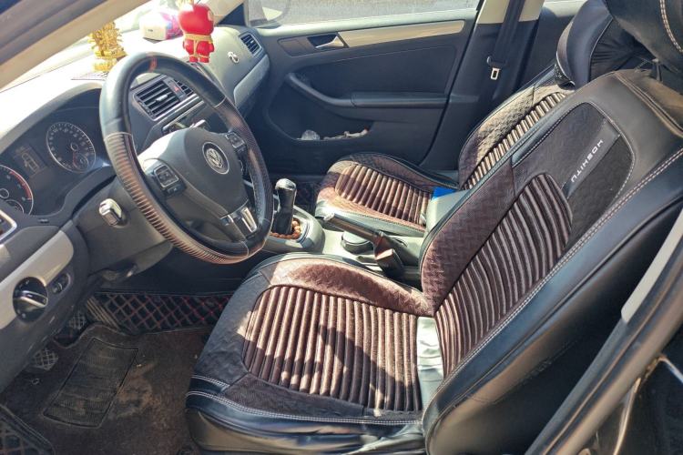 Used Volkswagen Sagitar 2012 1.4TSI Manual Luxury Model Left Front Seat