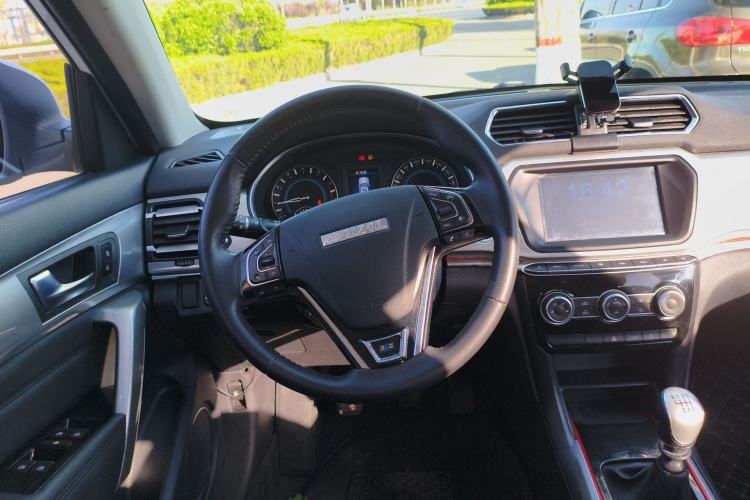 Used Haval H2 2017 Blue Label 1.5T Manual Two-Wheel Drive Elite Model Steering Wheel